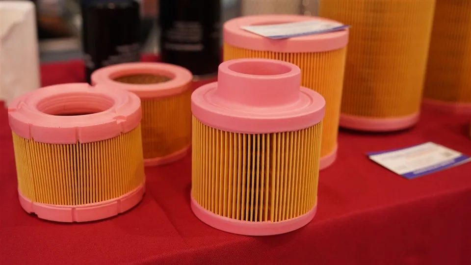 Silindrsimon gepa kartrijni faollashtirdi, u uglerod filtrlari havo tozaer filtrni almashtirishni amalga oshirdi