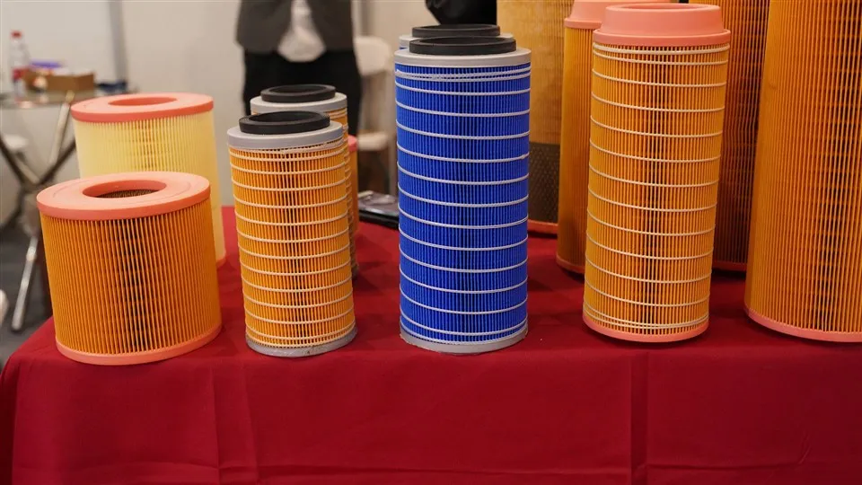 Chang yig'ish filtri rulosi turi Shisha tolali material H14 Hepa rulonli havo filtri qog'ozi Filtr kartriji uchun