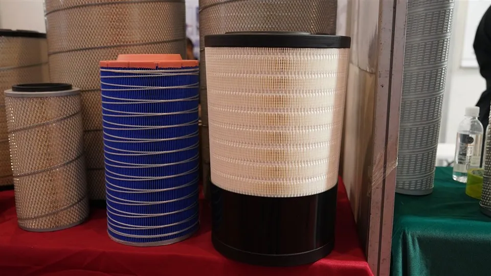 Og'ir yuk mashinalari havo filtri metall ehtiyot qismlari Mashina jihozlari P628203 11K9-21320 11K9-21310 Yangi ishlatilgan maxsus